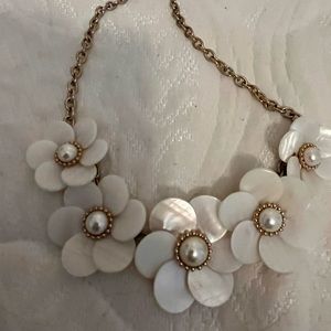 Vintage choker flower pearl necklace
